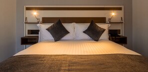 Standard Double or Twin Room, Private Bathroom | Premium bedding, minibar, blackout drapes, soundproofing - Bayazid Hotel (Setif)