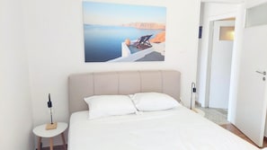 2 bedrooms, iron/ironing board, travel crib, free WiFi