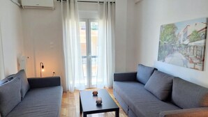 Living area - Sunny apartment in Acropolis (Athina)