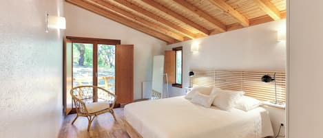 Chalet | 3 makuuhuonetta, minibaari, yksilöllisesti sisustettu, äänieristys