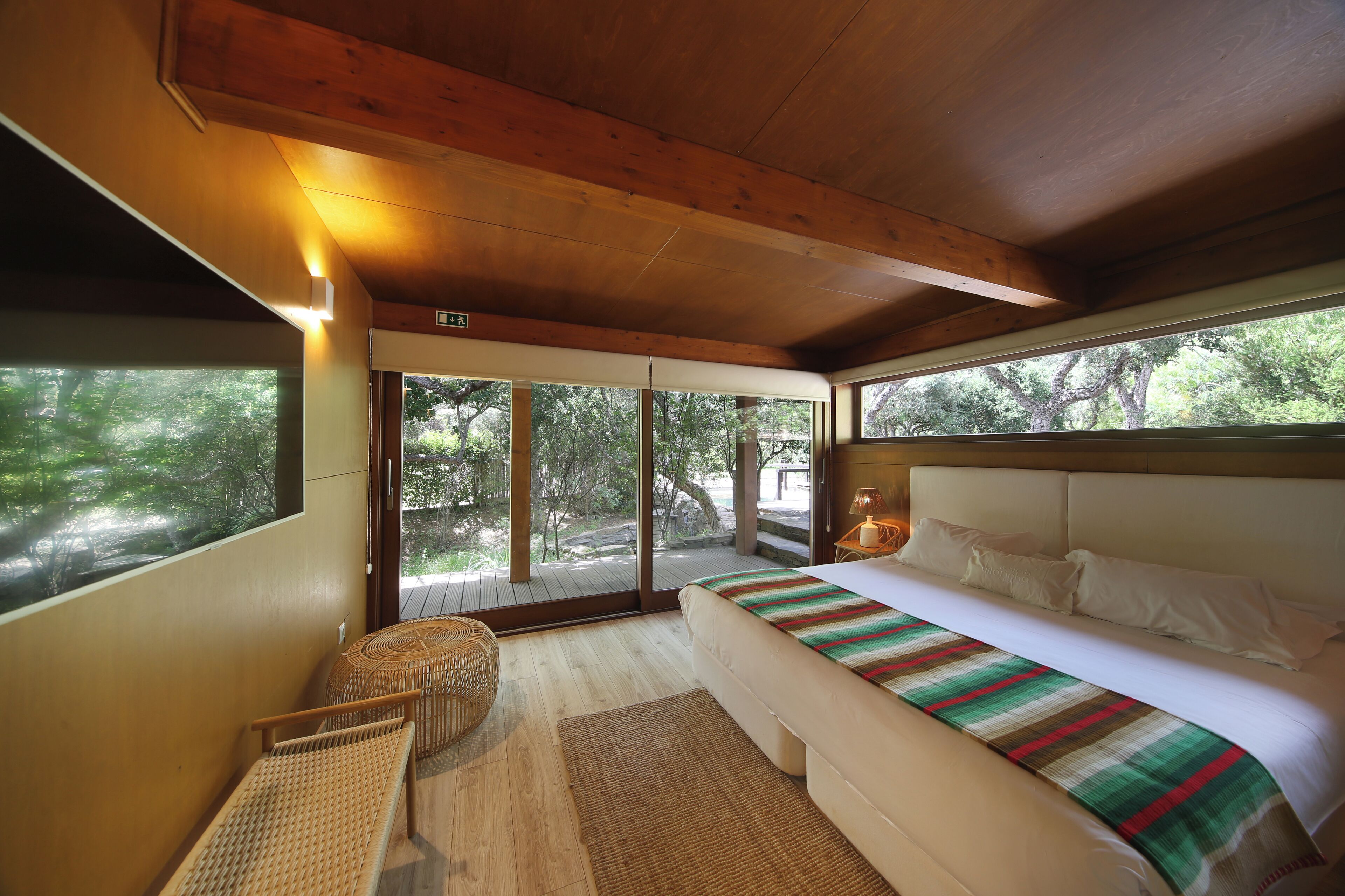 스탠다드 샬레 | 미니바, 각각 다른 스타일의 인테리어, 방음 설비