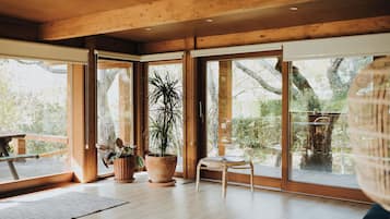 Standard Chalet | Living area