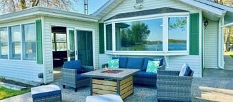 Lake House Cottage w/ Breathtaking Views!