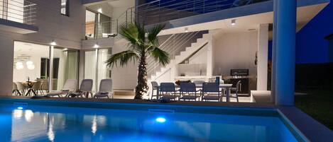 วิลล่า | 4 ห้องนอน