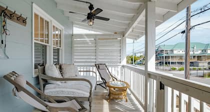 Lumina Cottage- 6 bedrooms-kid & dog friendly!