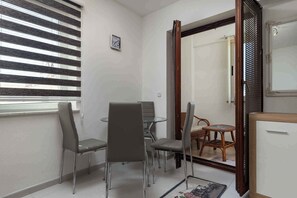 Dining - Holiday apartment with air conditioning (Pula)