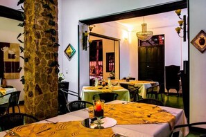 Dining - Hotel Puerta de San Antonio (Cali)