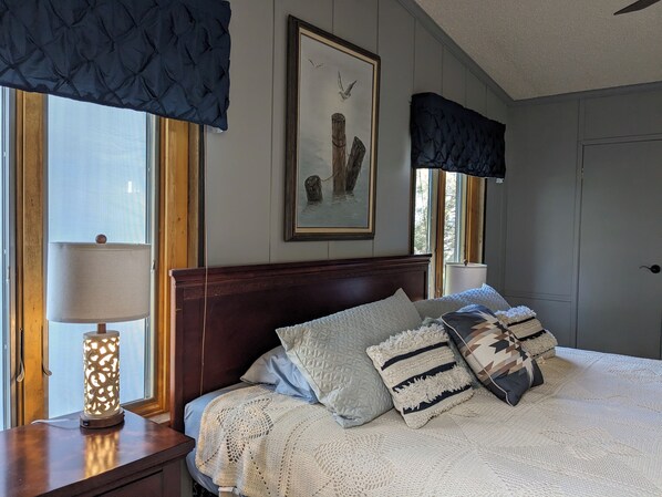 3 bedrooms, in-room safe, desk, iron/ironing board