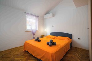 Room - Holiday apartment mit Klimaanlage und Balkon (Monterol)
