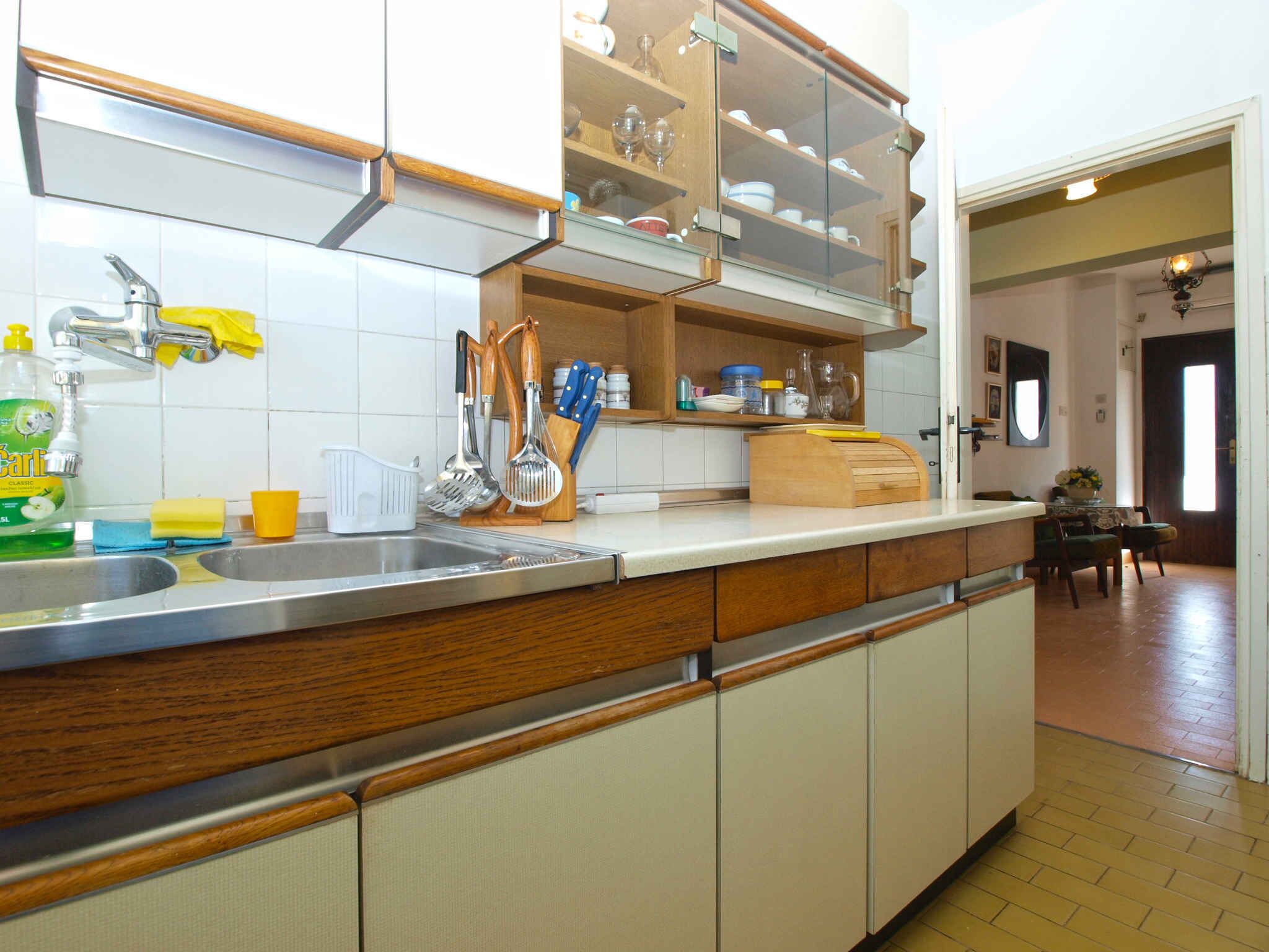 Fridge, oven, stovetop