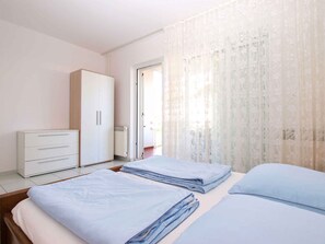 1 makuuhuone, silitysrauta/-lauta, Wi-Fi