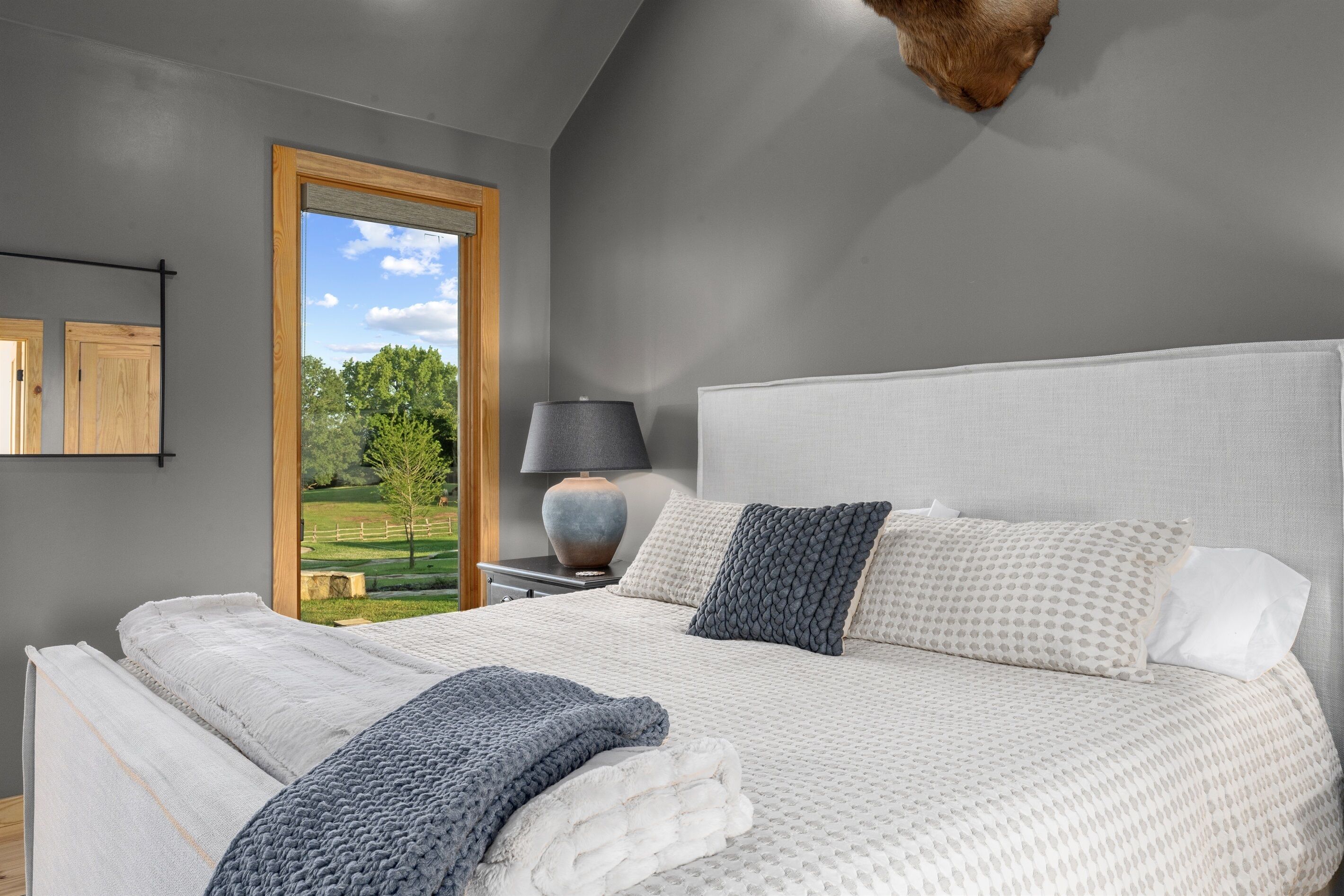 4 bedrooms, WiFi, bed sheets