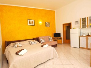 1 室のベッドルーム、アイロン / アイロン台、インターネット