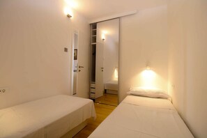 1 bedroom, iron/ironing board, WiFi