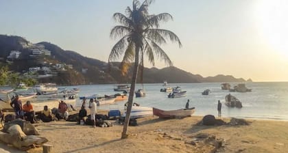Private house with swimming pool, jacuzzi and ocean view in Taganga