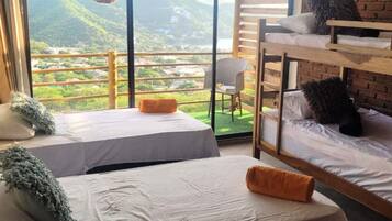 4 bedrooms, WiFi, bed sheets