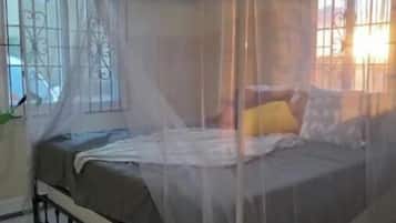 2 chambres, fer et planche Ă repasser, Wi-Fi, draps fournis