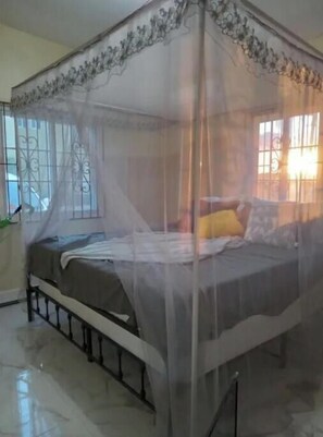 2 bedrooms, iron/ironing board, WiFi, bed sheets