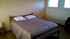 4 quartos, ferros/tábuas de passar roupa, Wi-Fi