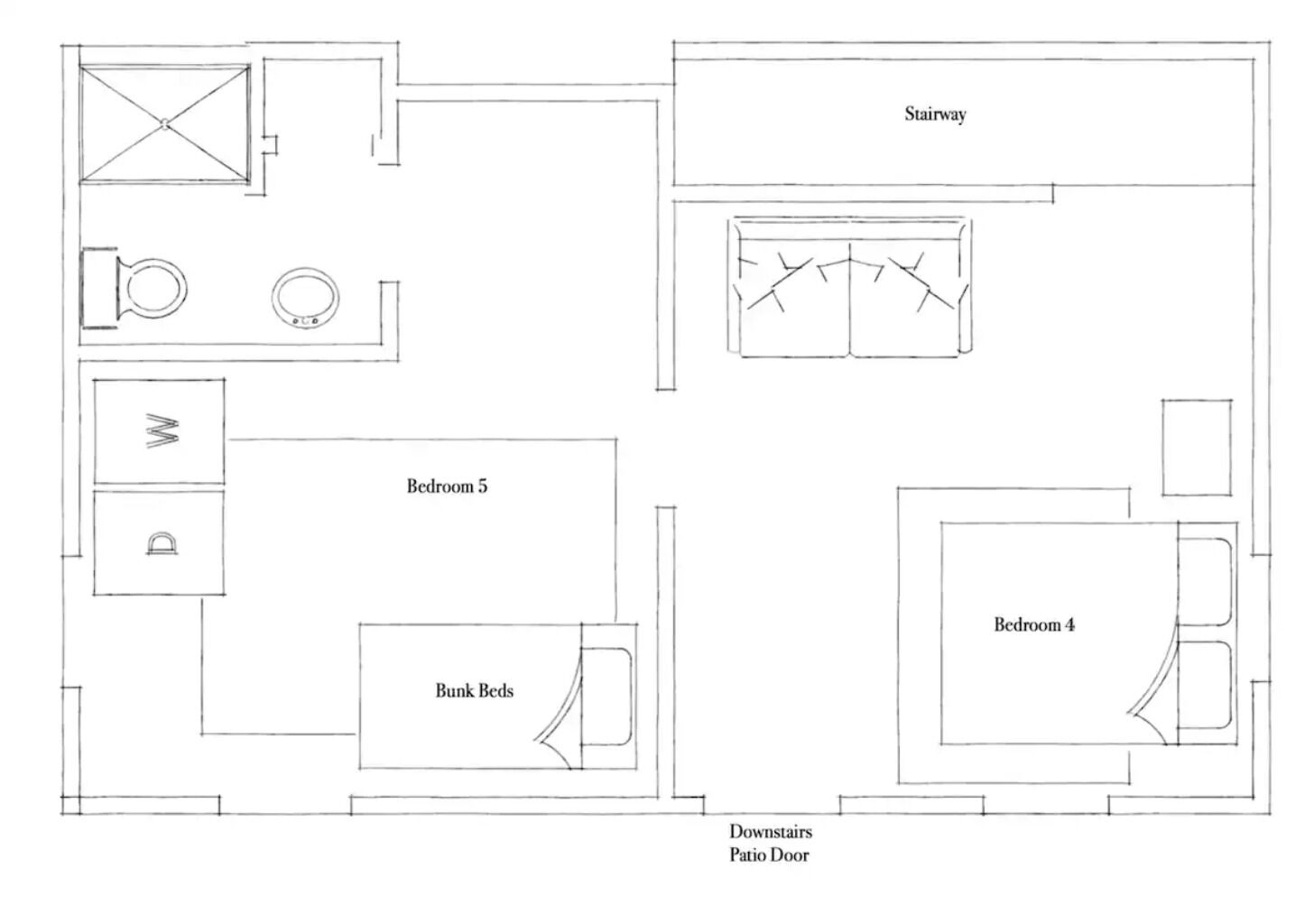 Ein Grundriss mit Schlafzimmer 5, Etagenbetten, einer Wendeltreppe, Schlafzimmer 4 und einer Terrassentür im Erdgeschoss.