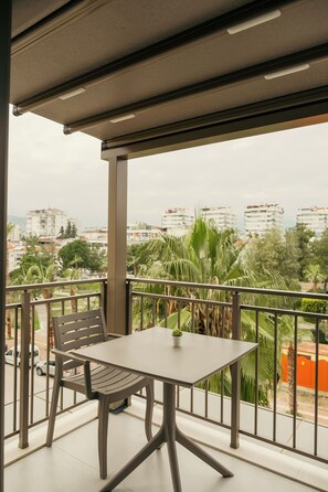 Terrace/patio - Bomo Suites (Konyaalti)