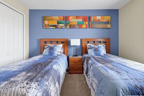 4 habitaciones, tabla de planchar con plancha, wifi y ropa de cama