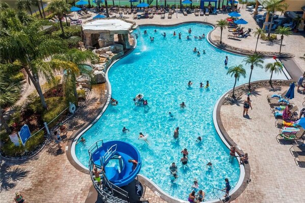 A heated pool - ☀ Paradise Palms - Lake Views - Onsite Club House - Tropical Pool & Waterfall ⛱  (Kissimmiee)