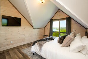 4 bedrooms, desk, iron/ironing board, travel crib