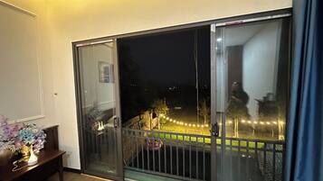 Design Double Room, Poolside | 1 bedroom, minibar, blackout drapes, iron/ironing board