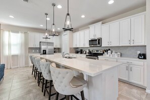 Fridge, microwave, oven, stovetop - Luxury Villa 9 Bdrm/Pool/Games Room at Solara Resort (Kissimmee)