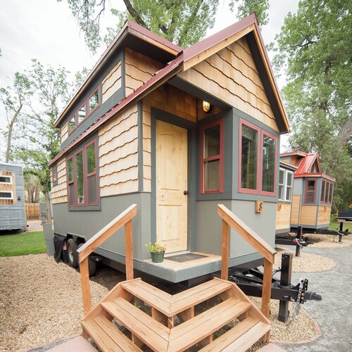 Romantic Retreat at Cherry Birch – Cozy Tiny Home by the River in Lyons