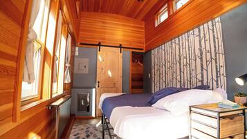 1 bedroom, iron/ironing board, travel crib, free WiFi