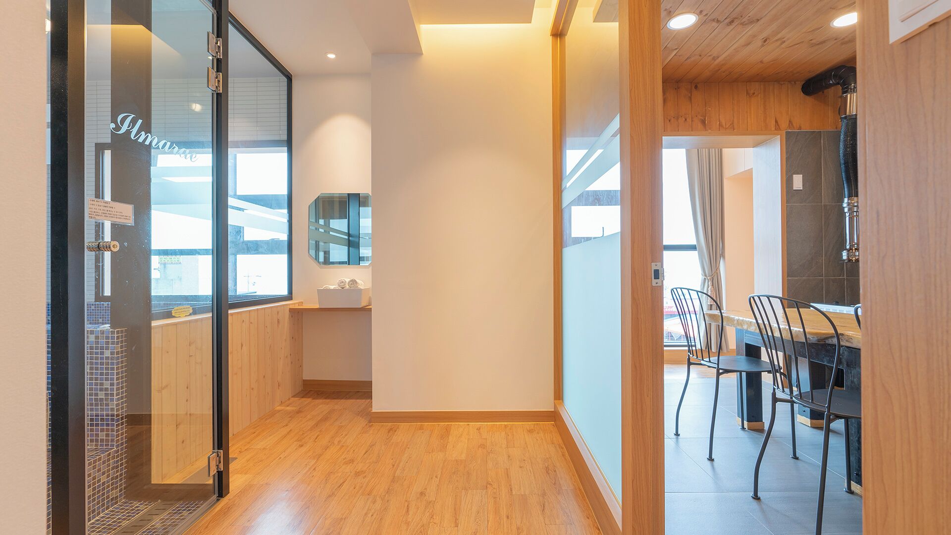 B,Room 603 [in-room Pool fee 50,000KRW,Ocean View,ElectricGrill BBQ,Netflix,Recomm for a big family] | أغطية فراش متميزة ومأكولات ومشروبات مجانية في الميني بار