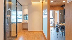 B,Room 603 [in-room Pool fee 50,000KRW,Ocean View,ElectricGrill BBQ,Netflix,Recomm for a big family]
