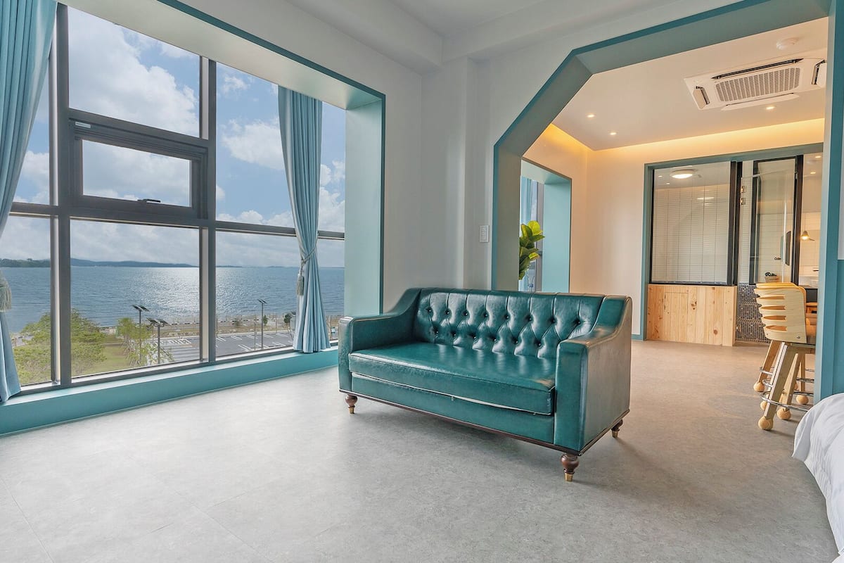 B, Room 502 [in-room Pool fee 50,000KRW, Ocean View, Netflix, Recommended for families of 3 or more] | Beach/ocean view