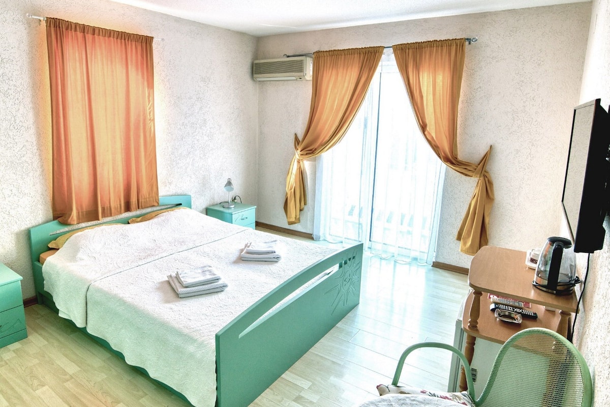 Basic Studio, Balcony, City View | Desk, WiFi (free)