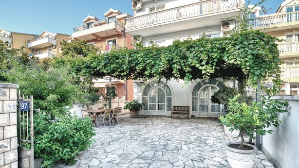 Exterior - Sun Guest House  (Budva)
