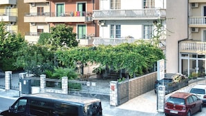 Exterior - Sun Guest House  (Budva)