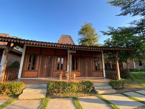 Building design - Borobudur Karanganyar House  (Borobudur)