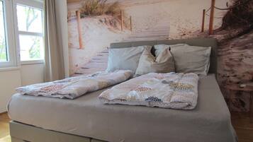 3 bedrooms, iron/ironing board, WiFi