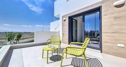 Villa mit Meerblick, privatem Pool und Dachterrasse