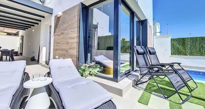 Sea View Villa with Private Pool and Roof Terrace