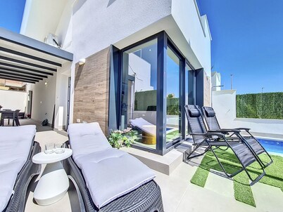 Sea View Villa with Private Pool and Roof Terrace