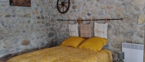 1 chambre, fer et planche à repasser, Wi-Fi gratuit