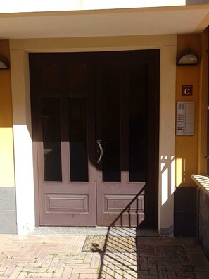 Exterior detail - Cozy holiday home with terrace, 4 minutes from the beach (Mascali)