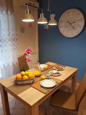 Dining - Cozy holiday home with terrace, 4 minutes from the beach (Mascali)