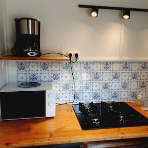 Private kitchen - Gîte Annexe du Pont de la Charente (Châteauneuf-sur-Charente)