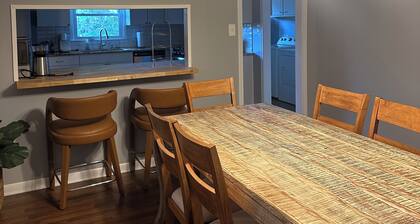 NEW! Comfort and Space in Midtown - The Holly House