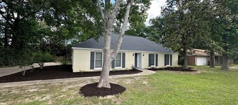 NEW! Comfort and Space in Midtown - The Holly House