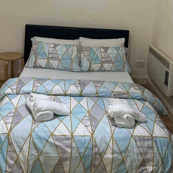 Iron/ironing board, free WiFi, bed sheets - Charming 1-bed Studio in London (London)